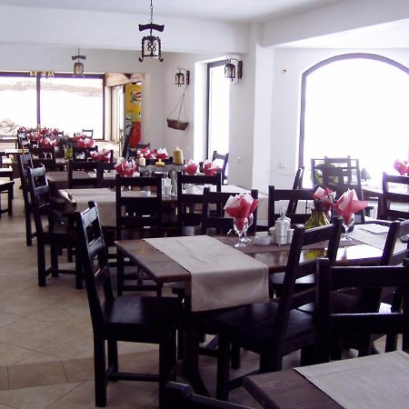 Taverna Pietrei Craiului Zărneşti المظهر الخارجي الصورة