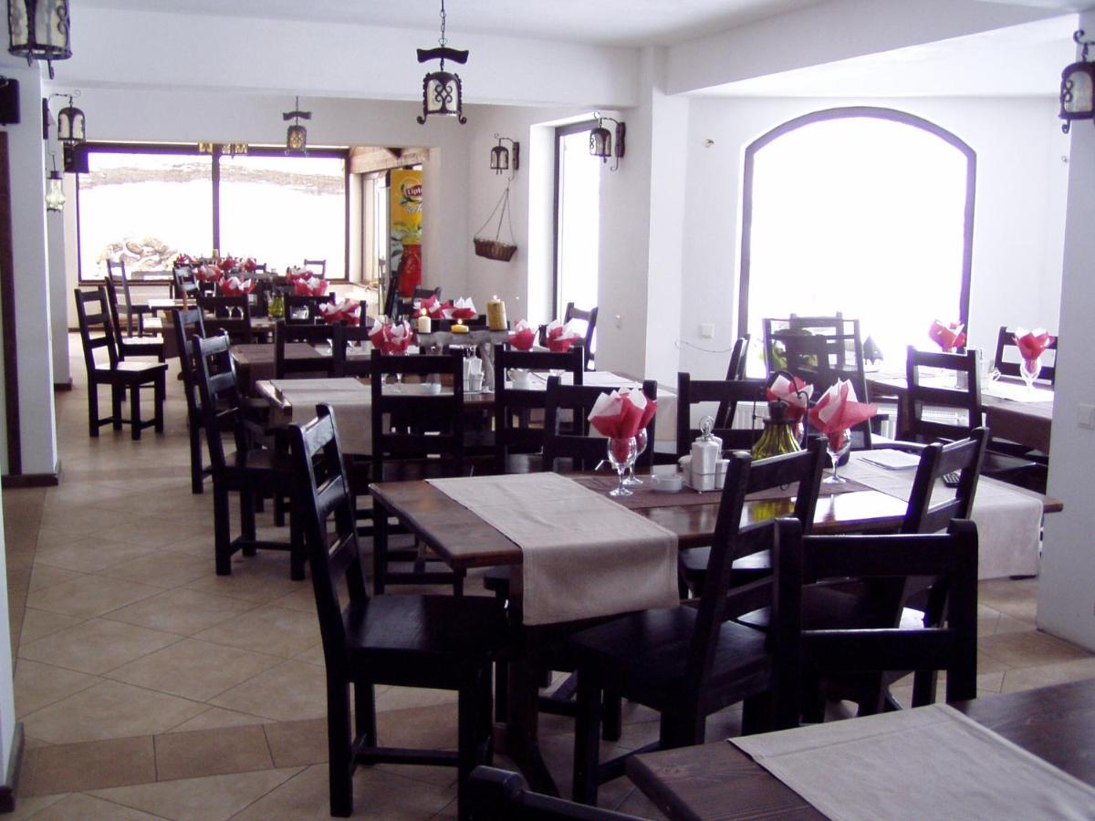Taverna Pietrei Craiului Zărneşti المظهر الخارجي الصورة