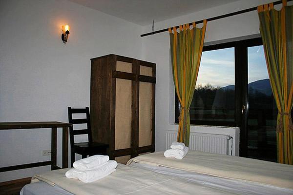 Taverna Pietrei Craiului Zărneşti المظهر الخارجي الصورة